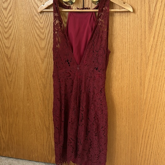 Women’s cocktail dress in wine red - Picture 2 of 3
